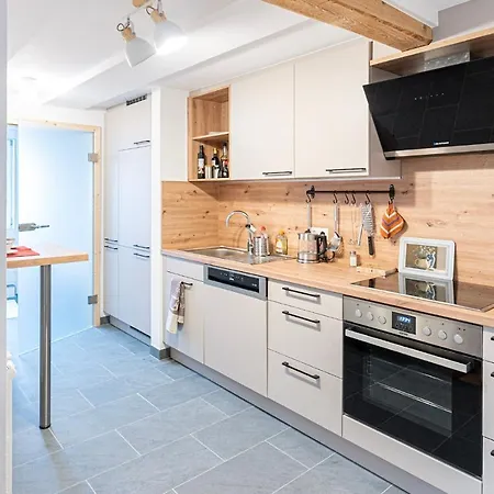 Gaestehaus Grosshoechberg *