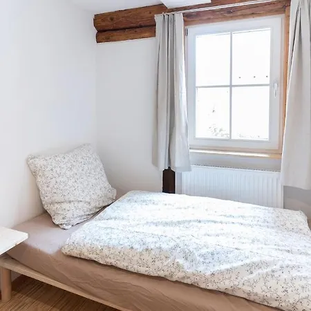 Gaestehaus Grosshoechberg *