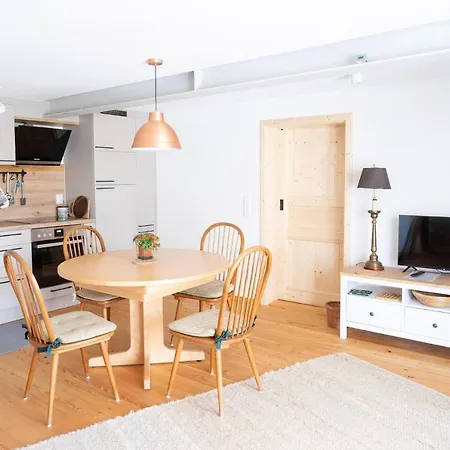 Gaestehaus Grosshoechberg * Spiegelberg