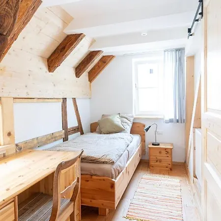 Apartment Gaestehaus Grosshoechberg Spiegelberg