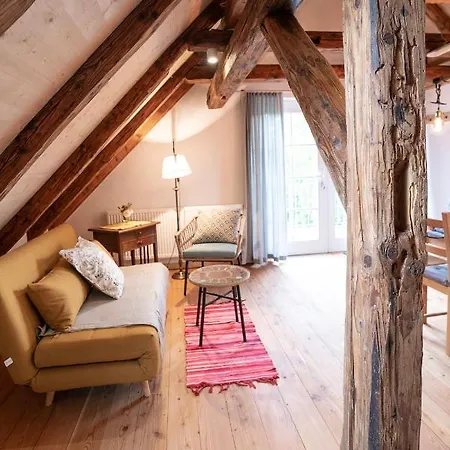 Gaestehaus Grosshoechberg Apartment Spiegelberg